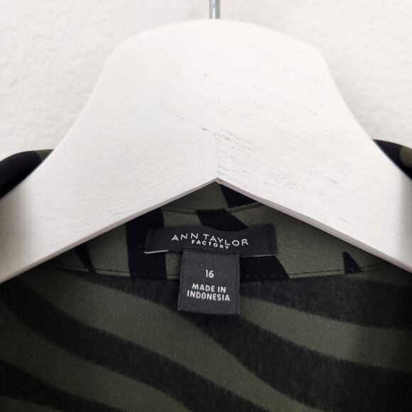 Ann Taylor Factory Green Black Zebra Print Button Front Belted Maxi Shirt Dress - Picture 5 of 9